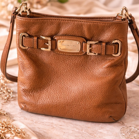 Michael Kors Handbags - ✨ Michael Kors Brown Leather Shoulder Bag ✨